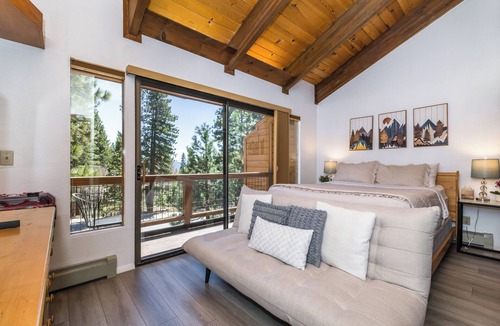 Incline Village House | Mountain Getaway - Lake Tahoe - Incline Village w/Garage