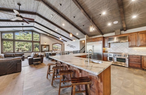 South Lake Tahoe House | Mountain Majesty: Lake Views, 10-Bedroom, Pool