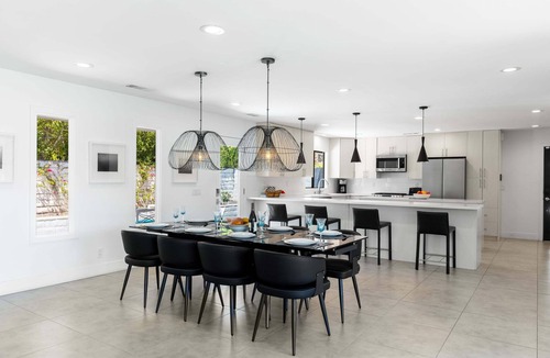 The Movie Colony House | Movie Colony Moderne: Luxury 4BR | Private Pool & Spa | Iconic Neighborhood