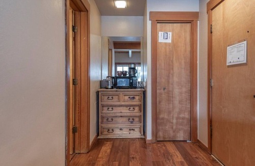 Tahoe Woods Apartment | Mtn Hideaway Rm @ Granlibakken, near Lake & Ski