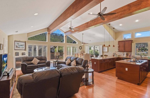 Mountain View Estates House | Mule Meadows Classy, Split Level South Tahoe Home!