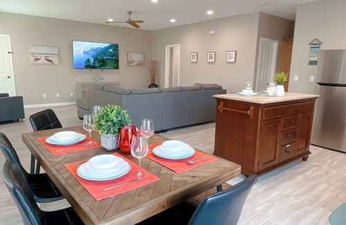 Oceano House | Multi Family Home 2 min walk to beach, Sleeps 13