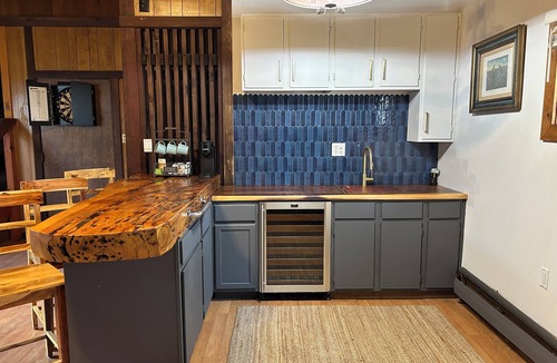 Lake Forest House | Multi-Family Vacation Bliss -Walk to Beach & Nature Trails Pet OK