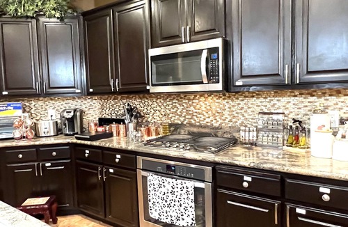 Tracy House | Nabor(8) lovely comfy suite with 2 beds quite safe with private bathroom