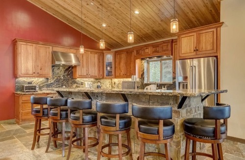 Tahoe Paradise House | Navahoe Nest - Large Luxury Home w Hot Tub