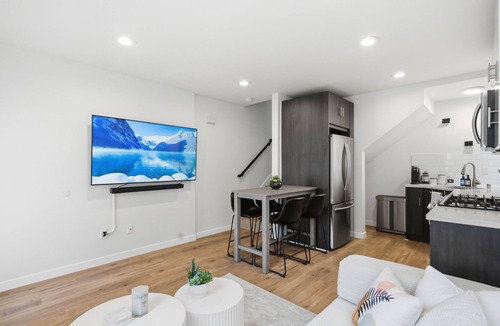 Capitol Hill House | [NEW] 2BR2BA Seattle Capitol Hill Retreat w/Rooftop, BBQ, AC, Parking Pass