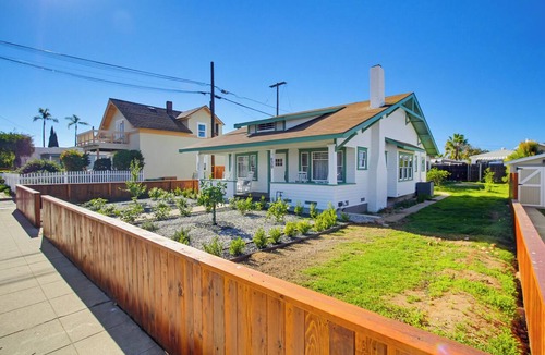 Hillcrest House | New: 3 bedroom 2 full bath , one-story by San Diego Zoo, Balboa Park, Hillcrest