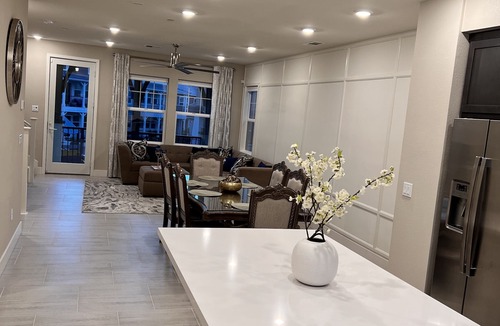 San Ramon House | New built luxury Home: Hiking, Park, Golf, Parking, Near Downtown Restaurants