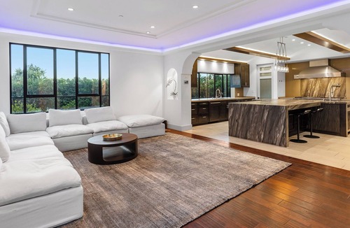 Nichols Canyon House | New Gated Compound w Infinity pool & spa, Steam room, Gym, Theater & City views!