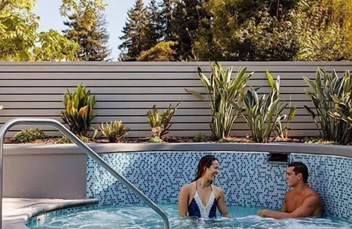 Mountain View Apartment | New Listing! Beautiful 1BR in Downtown | Pool & Gym