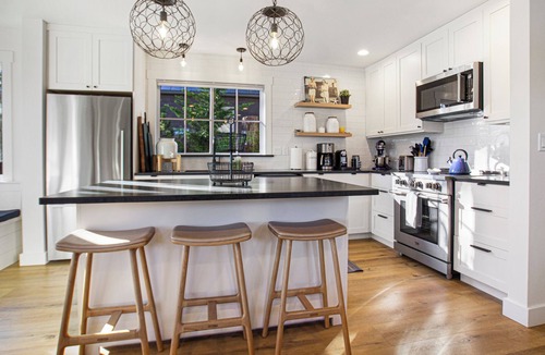 Friday Harbor House | New Listing! Charming Waterfront Retreat - De Haro Bay House