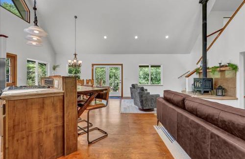 Kaweah House | New Listing! North Fork Hideaway Sleeps 14!