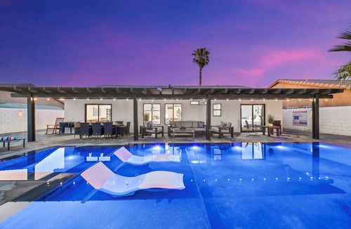 Coachella House | New Modern Desert Oasis Home w/Zero Edge Pool & Spa