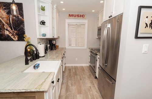 Tahoya Shores Condo | New Remodel Lakeside Luxe, Private Beach, SUP Kayaks, walk to Kings Beach, Hike