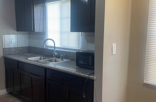 Los Angeles House | New remodeled! Charming 3-bedroom house 7 minutes from So-Fi, Intuit and Fourm.