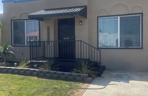 Los Angeles House | New remodeled! Charming 3-bedroom house 7 minutes from So-Fi, Intuit and Fourm.