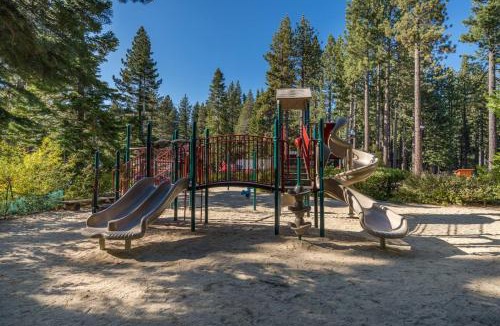 Sunnyside House | New Tahoe Park for 10 Hot-Tub Private HOA Beach EV