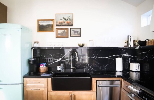 Riviera - Westchester House | Newly Built Chic Downtown Studio/Private Garage