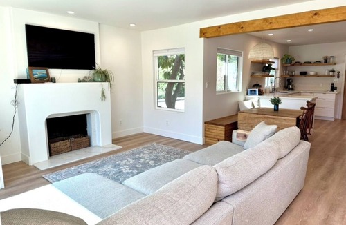 San Luis Obispo House | Newly remodeled house w/yard in San Luis Obispo -walking to Cal Poly & Downtown