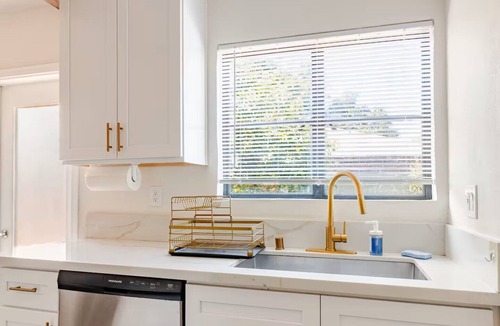 Westmont House | Newly Renovated 3br. Modern Spanish Casita