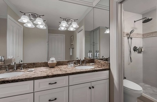 Napa Hotel | Next-Level Fun! 3 Convenient Units w/Kitchen, Outdoor Pool, FREE Parking!