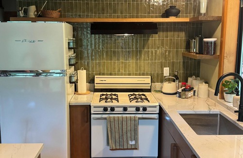Marblemount Cabin | North Cascades River Song Cabin - riverfront, hot tub