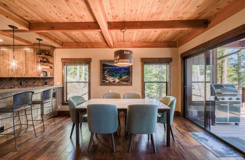 Lake Forest House | Northshore Lakeside Condo 15 by Tahoe Getaways - Walk to HOA Beach + Amenities