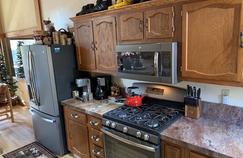 Truckee Condo | Northstar Mountain charm & luxury, near shuttle, 10 minutes to slopes, sleeps 6,