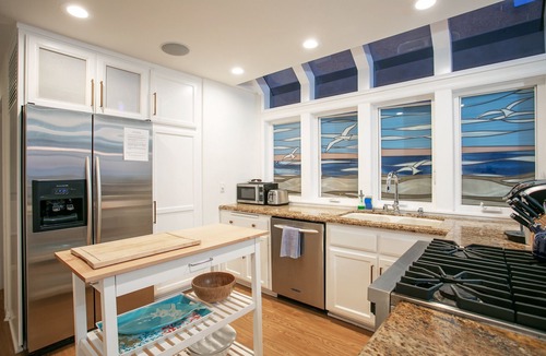 Balboa Peninsula House | Ocean Front with Roof Top Deck, Bikes, Beach Chairs etc - EV Charging outlet