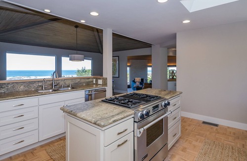 Los Osos House | Ocean Views! Accessible paths the Beach & 10 mins to Morro Bay, San Luis Obispo