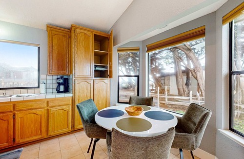 Albion House | Ocean views with Abundant Wildlife and Hot Tub