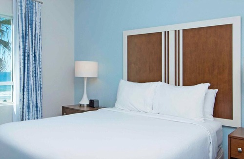 Townsite Resort | Oceanfront 2BR Deluxe at Club Wyndham Oceanside Pier Resort in California