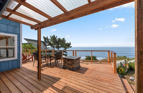 Harbor Cabin | OCEANFRONT Rustic Sunset Cabin with stunning ocean views & staircase to beach!