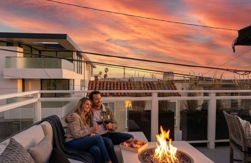 El Porto House | Oceanview Luxe Home | Steps to the Strand | Bikes