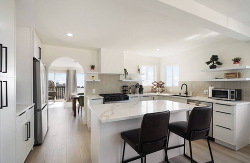 Pacifica Apartment | Oceanview Sunset View 3BR Luxe Home Yard