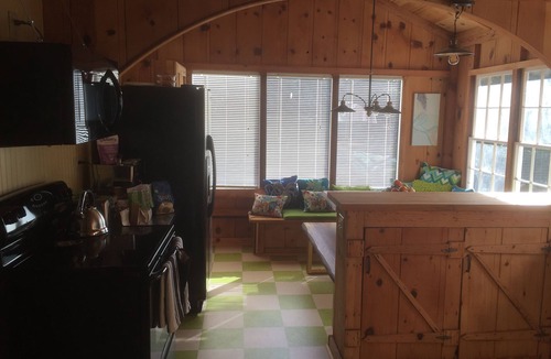 Hacienda House | On the Russian River, river access, hot tub in deck, pet friendly, wine country