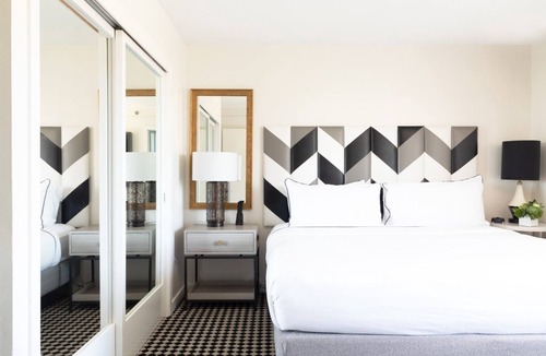 Norma Triangle Hotel | One Bedroom Residence w Kitchen & Rooftop Pool near Sunset Strip & Beverly Hills