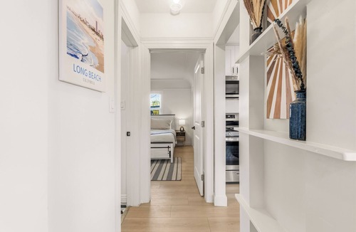Eastside Apartment | Oversized Furnished 1BR in Rose Park with King Bed, W/D & Parking