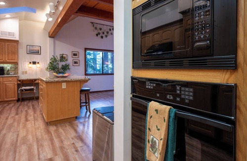 Arnold Cabin | Owls Nest - Rec Access & A/C!