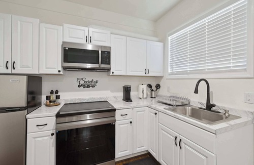 Oxnard House | Oxnard Summer Escape with Pool + Hot Tub