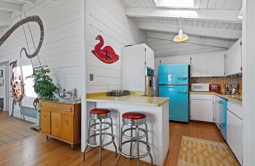 Stinson Beach House | Paddle, Relax, Repeat on Seadrift Lagoon