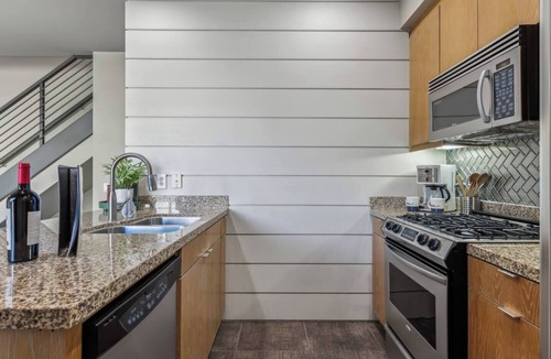 Baristo Apartment | Palm Springs Escape | Pool Near VillageFest