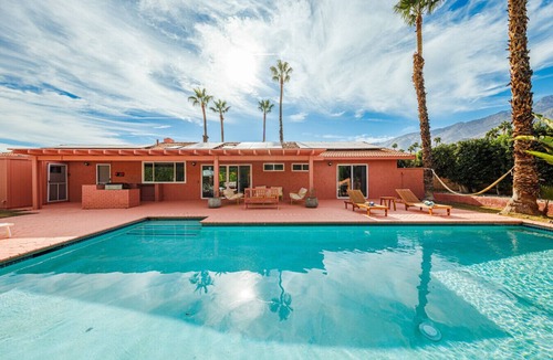 Racquet Club West House | Palm Springs Pink House Villa, Pool, BBQ & Games, Seasonal Discount!