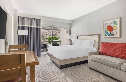 Canyon Corridor Hotel | Palm Springs Villa w/Pools, Spa, Hot Tub & Relaxing Mountain Views l 2 Rooms