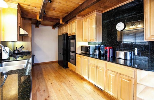 McKinney Estates Cabin | Paradigm Chalet - by McKinney/Rubicon Trailhead
