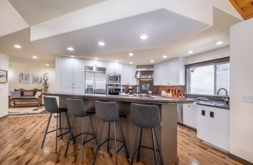 Truckee Cabin | Paradise Awaits - Updated Donner Lake Home, Private Hot Tub, Dog Friendly, BBQ and Big Deck