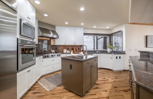Truckee Cabin | Paradise Awaits - Updated Donner Lake Home, Private Hot Tub, Dog Friendly, BBQ and Big Deck