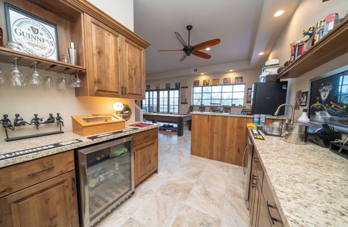 Parker Strip House | Parker Strip River View Villa - 3480 sqft 3 bedroom, 4 bath, Game room, bar.