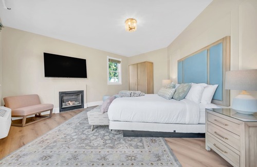 Napa Bed & Breakfast | Patio Retreat Suite with private outdoor space at downtown Napa Bed & Breakfast