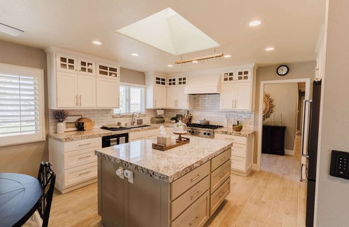Stanislaus County House | Patterson House: Heated Pool, Hot Tub, Game Room, Golf, Basektball